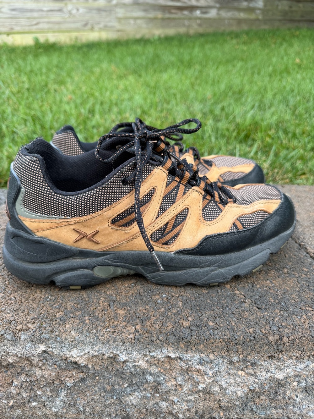 Brown Leather Trail Hikers Shoes Apex Aetrex V751 Men size 10.5